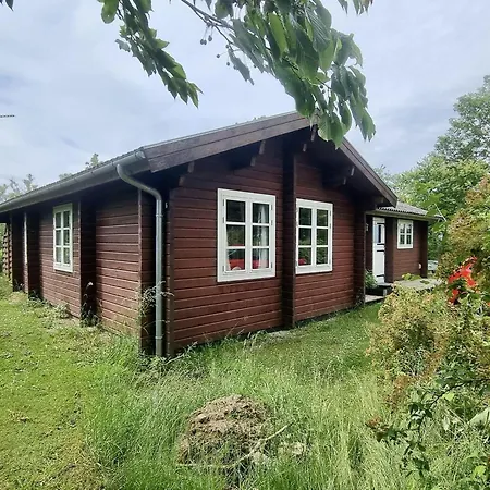 別荘 Ferienhaus-auf-naturgrundstueck-mit-ofen-tischfussball-und-zwei-terrassen Ristinge