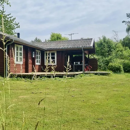 Auf Naturgrundstück Mit Ofen, Tischfußball Und Zwei Terrassen Ferienhaus *