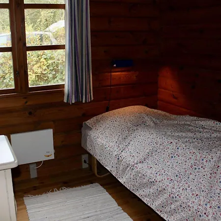 Auf Naturgrundstück Mit Ofen, Tischfußball Und Zwei Terrassen Ristinge