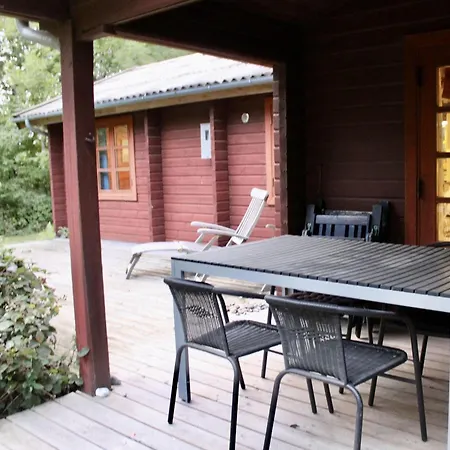 Ferienhaus-auf-naturgrundstueck-mit-ofen-tischfussball-und-zwei-terrassen Semesterbostad Ristinge